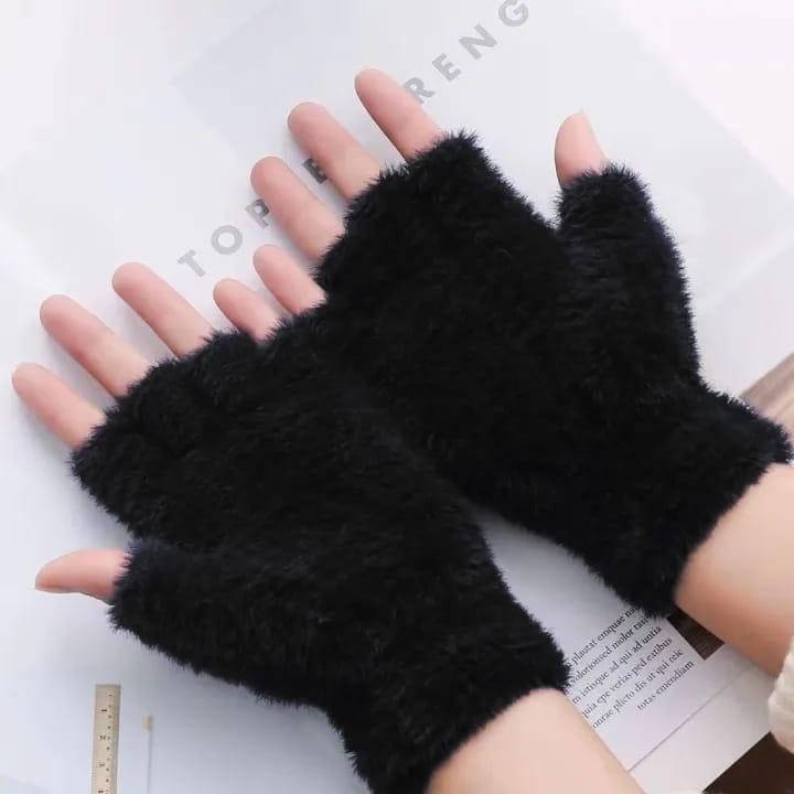 Pair of Wool Plain Fingerless Winter Gloves for Women – Warm & Stylish