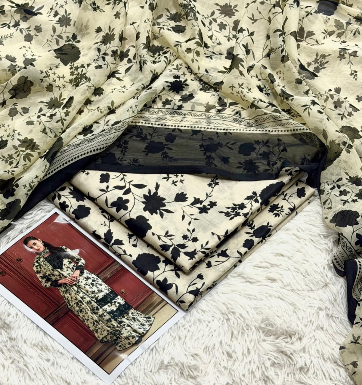 Black Daisies Premium Lawn 3PC Unstitched Suit – Summer Collection